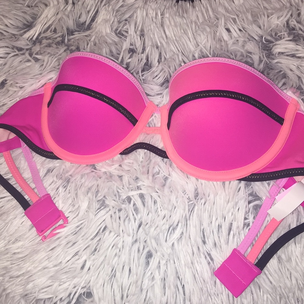 Victoria Secret bathing suite top - Picture 1 of 3